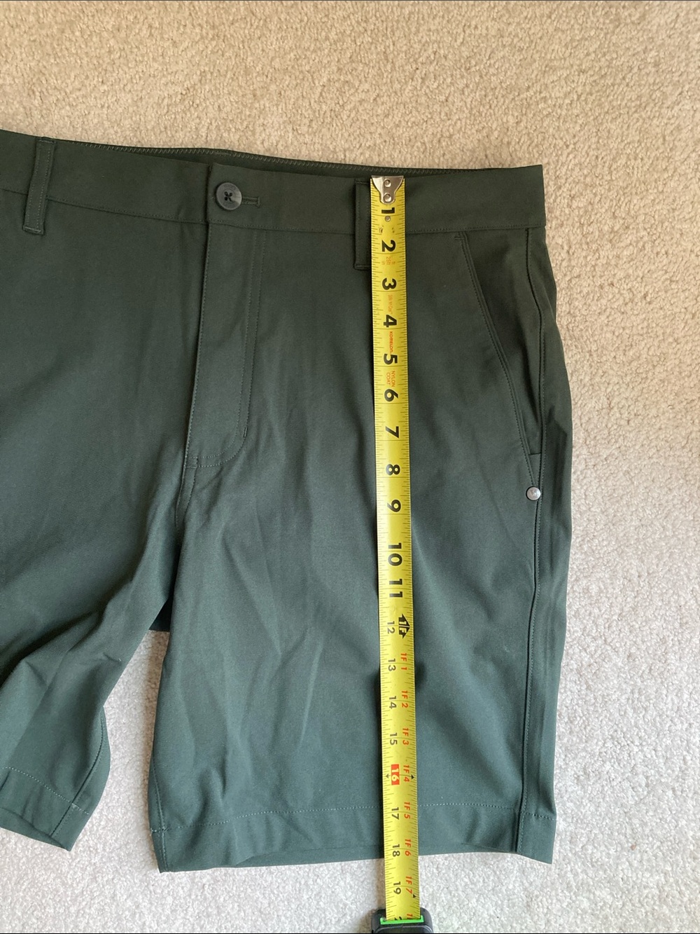 Vuori meta shorts - like new - Picture 12 of 12